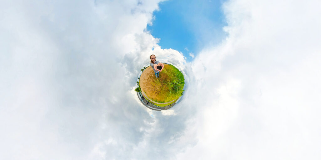 Klimawandel & Artenvielfalt: Klimapate werden mit Pflanzenkohle. Foto: R. Holler